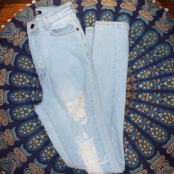 Blue Jeans - Picture 2 of 4